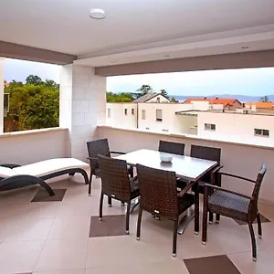 Daska Apartment Njivice