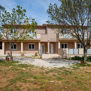 Veronika 2 Ferienhaus Pula